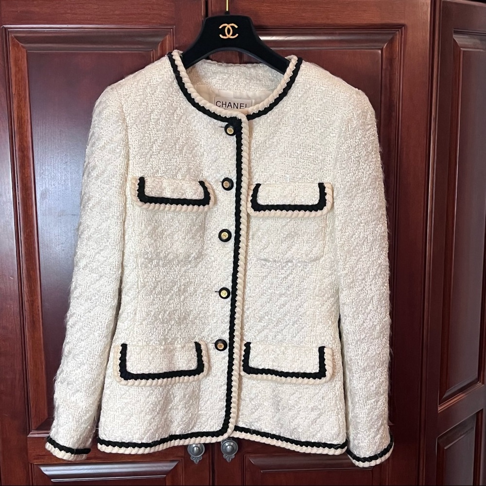 Chanel Tweed button-up jacket with black trim ss93 runway piece